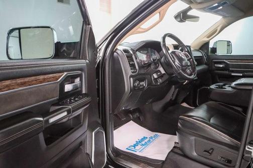 2019 RAM 2500 Laramie Crew Cab 4x4 6'4' Box