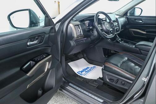 Gun Metallic 2023 Nissan Pathfinder Platinum FWD