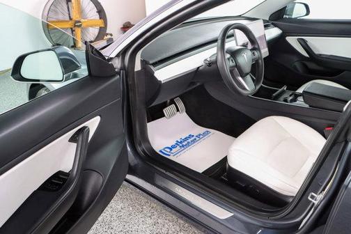 2020 Tesla Model 3 Performance