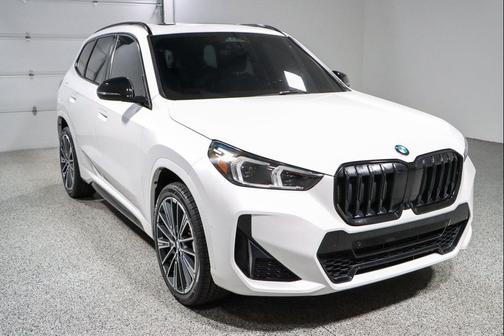 Mineral White Metallic 2023 BMW X1 xDrive28i