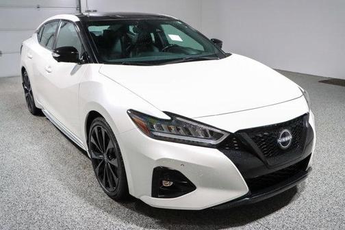 Pearl White Tricoat 2023 Nissan Maxima SR Xtronic CVT