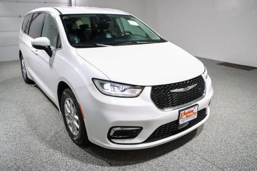 Bright White Clearcoat 2023 Chrysler Pacifica Touring L