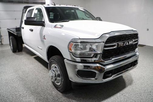 2022 RAM 3500 Tradesman Crew Cab 4x4 8' Box