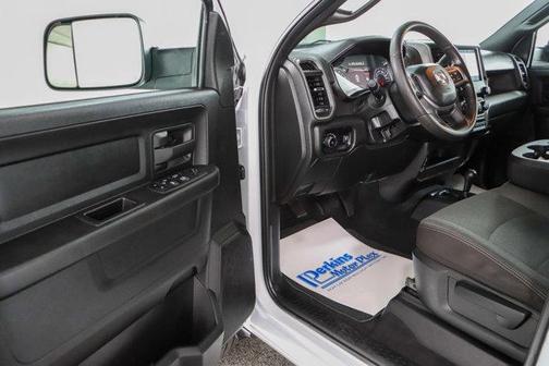2022 RAM 3500 Tradesman Crew Cab 4x4 8' Box