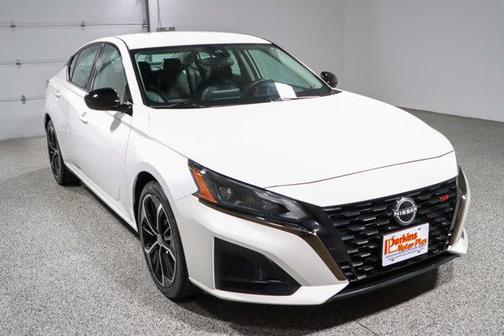 White 2024 Nissan Altima SR FWD