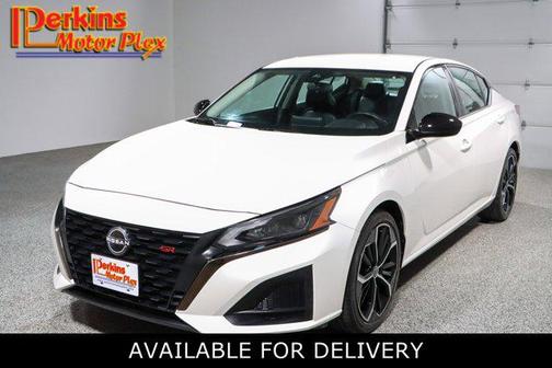 White 2024 Nissan Altima SR FWD