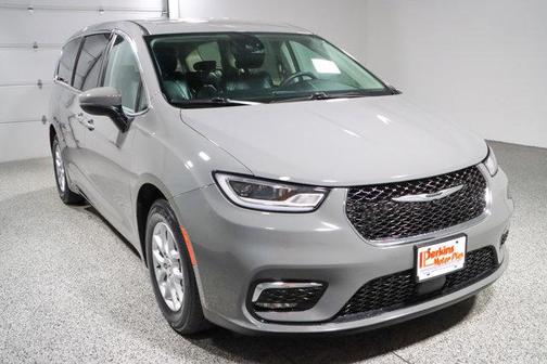 Ceramic Gray Clearcoat 2023 Chrysler Pacifica Touring L