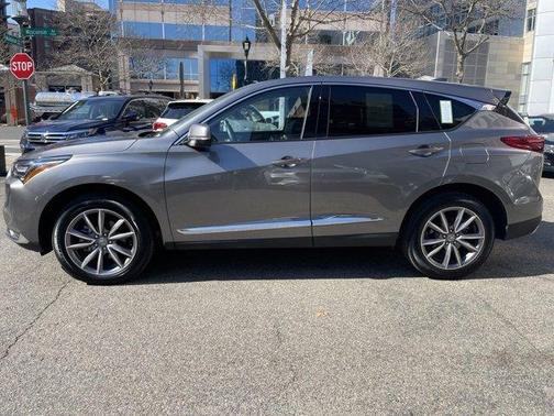 Photo 4 of 49 of 2022 Acura RDX Technology Package