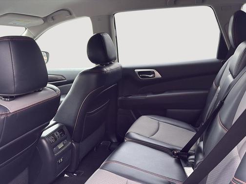 Magnetic Black Pearl 2020 Nissan Pathfinder SV 4WD