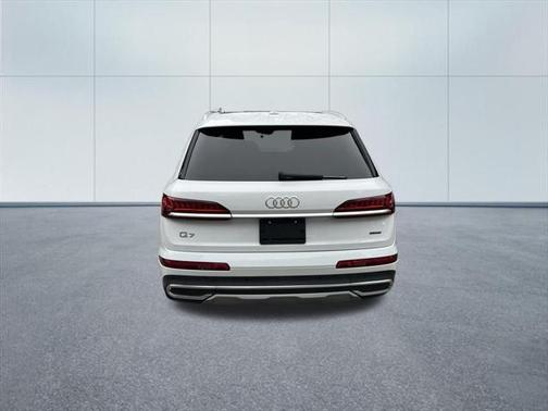 2021 Audi Q7 55 Premium Plus