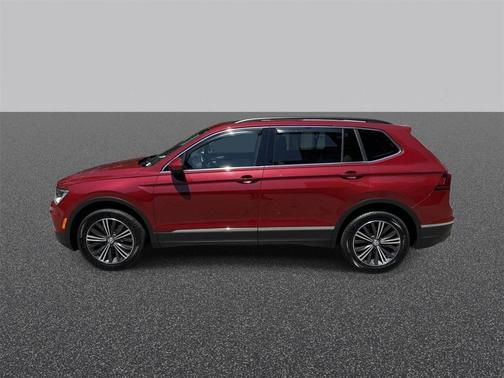 Cardinal Red Metallic 2018 Volkswagen Tiguan 2.0T SE