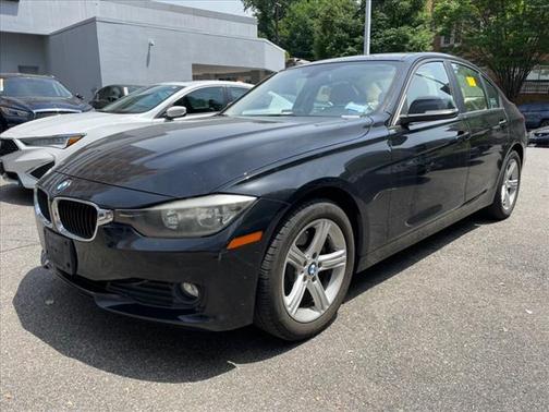 Photo 2 of 9 of 2013 BMW 320 i xDrive