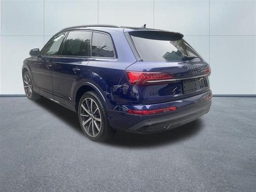 2022 Audi Q7 55 Premium Plus