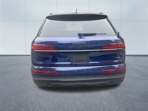 2022 Audi Q7 55 Premium Plus