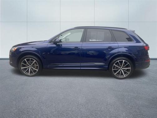 2022 Audi Q7 55 Premium Plus