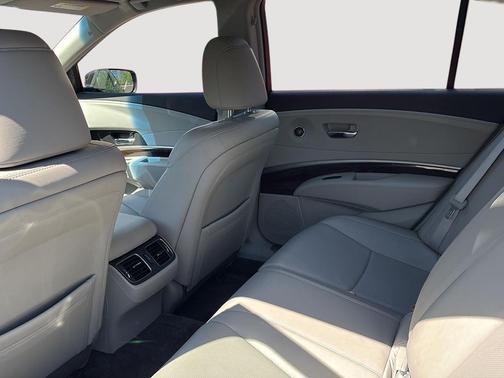 2016 Acura RLX Technology Package
