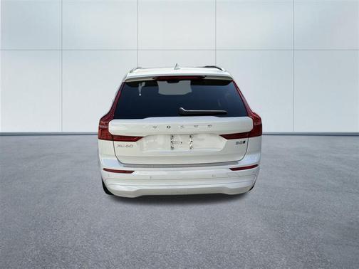 2022 Volvo XC60 B5 Momentum