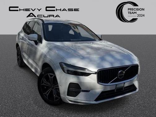 2022 Volvo XC60 B5 Momentum