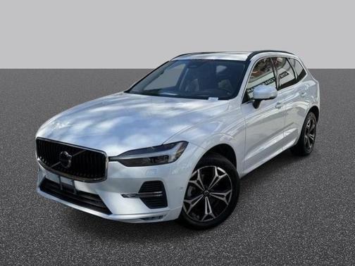 2022 Volvo XC60 B5 Momentum
