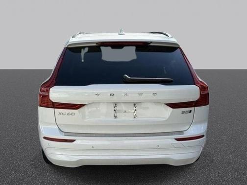 2022 Volvo XC60 B5 Momentum