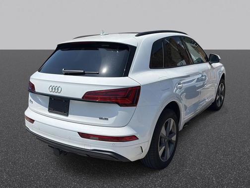 Arkona White 2025 Audi Q5 Premium