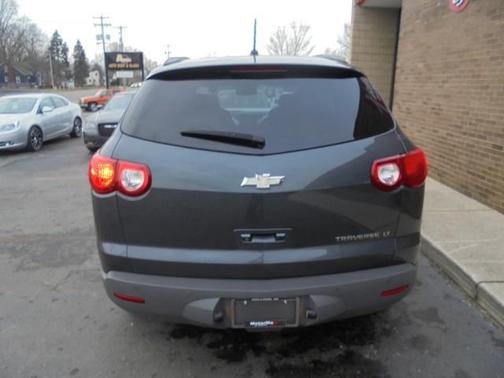 GREY 2011 Chevrolet Traverse LT