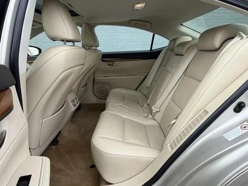 2013 Lexus ES 300h Base