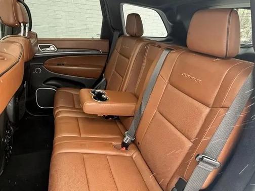 2021 Jeep Grand Cherokee Summit