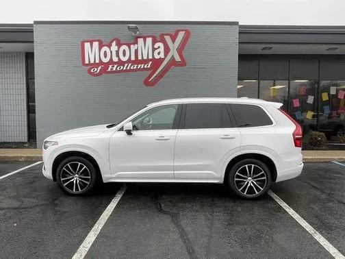 2020 Volvo XC90 T5 Momentum