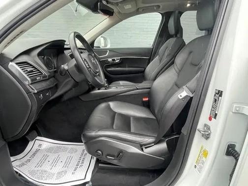 2020 Volvo XC90 T5 Momentum