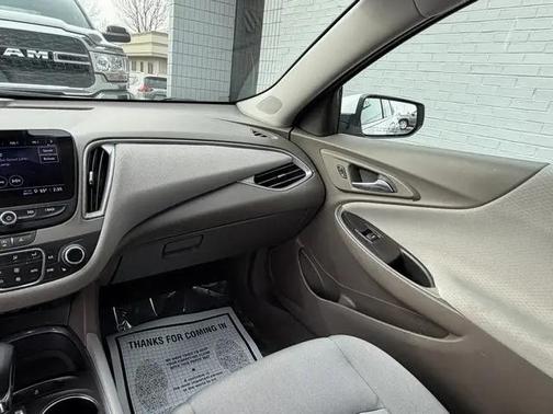 2022 Chevrolet Malibu FWD LT