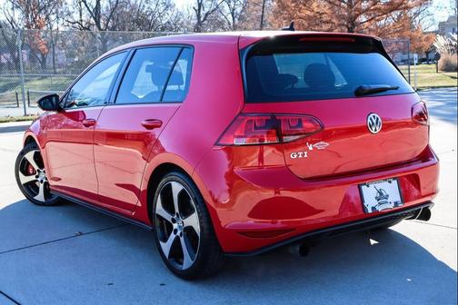 2016 Volkswagen Golf GTI 2.0T S 4-Door