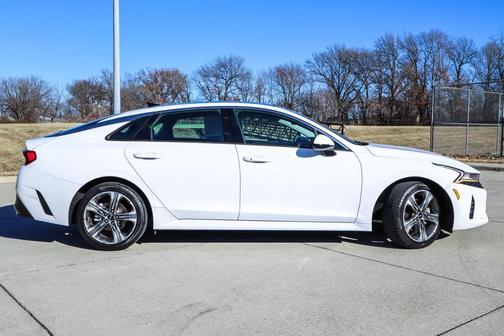2022 Kia K5 EX