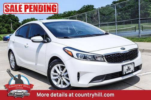 Snow White Pearl 2017 Kia Forte LX