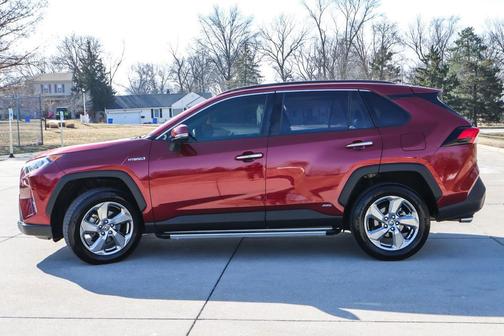 2020 Toyota RAV4 Hybrid SE