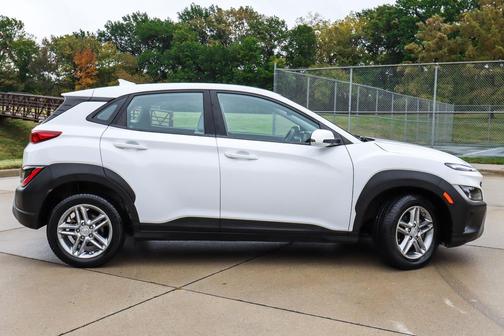 2023 Hyundai KONA SE