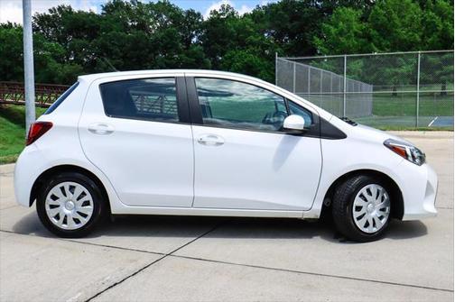 2015 Toyota Yaris L