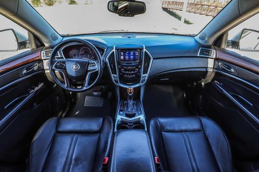 Radiant Silver Metallic 2015 Cadillac SRX Luxury Collection