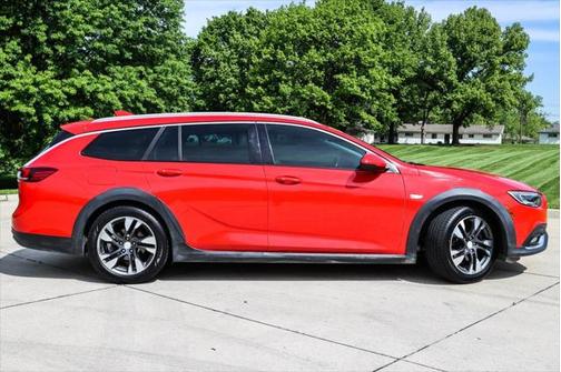 2018 Buick Regal TourX Essence