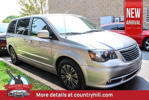 2014 Chrysler Town & Country S