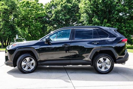 Midnight Black Metallic 2022 Toyota RAV4 Hybrid LE