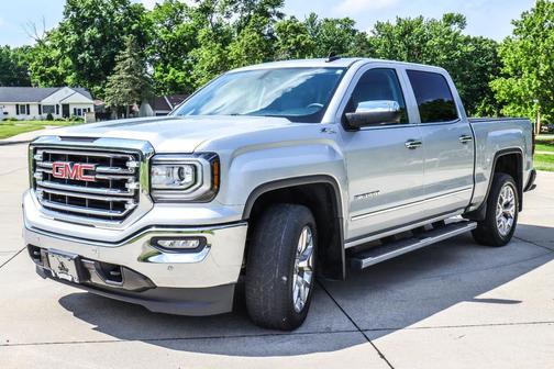 Quicksilver Metallic 2017 GMC Sierra 1500 SLT