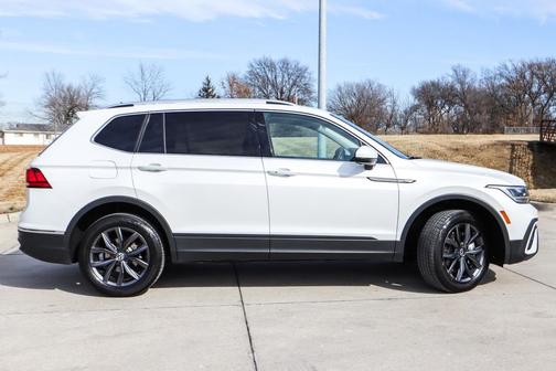 2023 Volkswagen Tiguan 2.0T SE 4MOTION