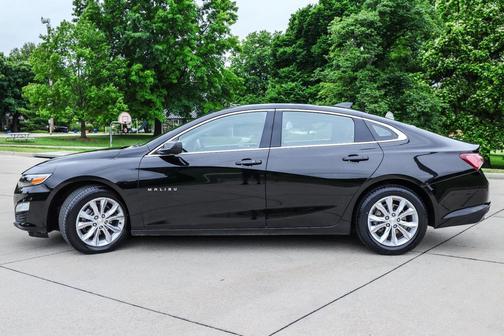 Mosaic Black Metallic 2019 Chevrolet Malibu LT