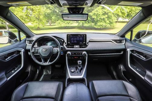 Silver Sky Metallic/Midnight Black Metallic 2021 Toyota RAV4 Hybrid SE