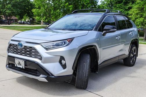Silver Sky Metallic/Midnight Black Metallic 2021 Toyota RAV4 Hybrid SE