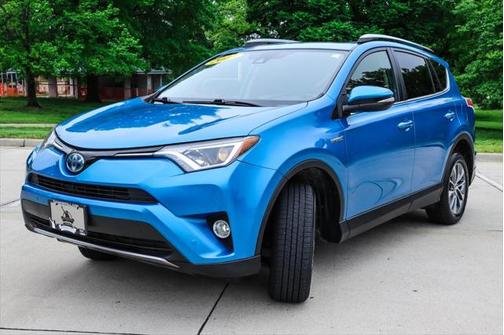 2017 Toyota RAV4 Hybrid XLE