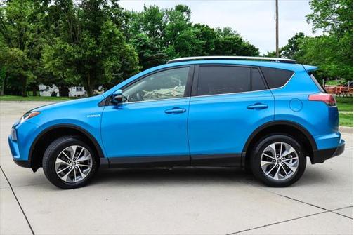 2017 Toyota RAV4 Hybrid XLE