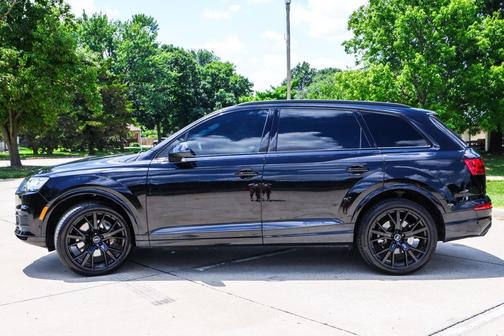 Black 2019 Audi Q7 Prestige