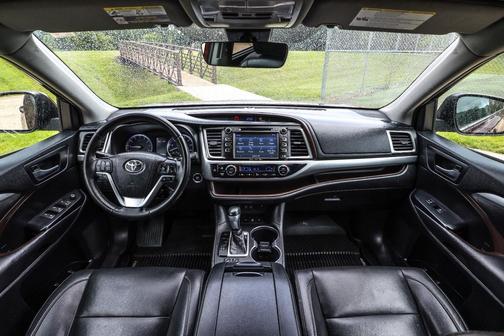 Ooh La La Rouge Mica 2019 Toyota Highlander XLE